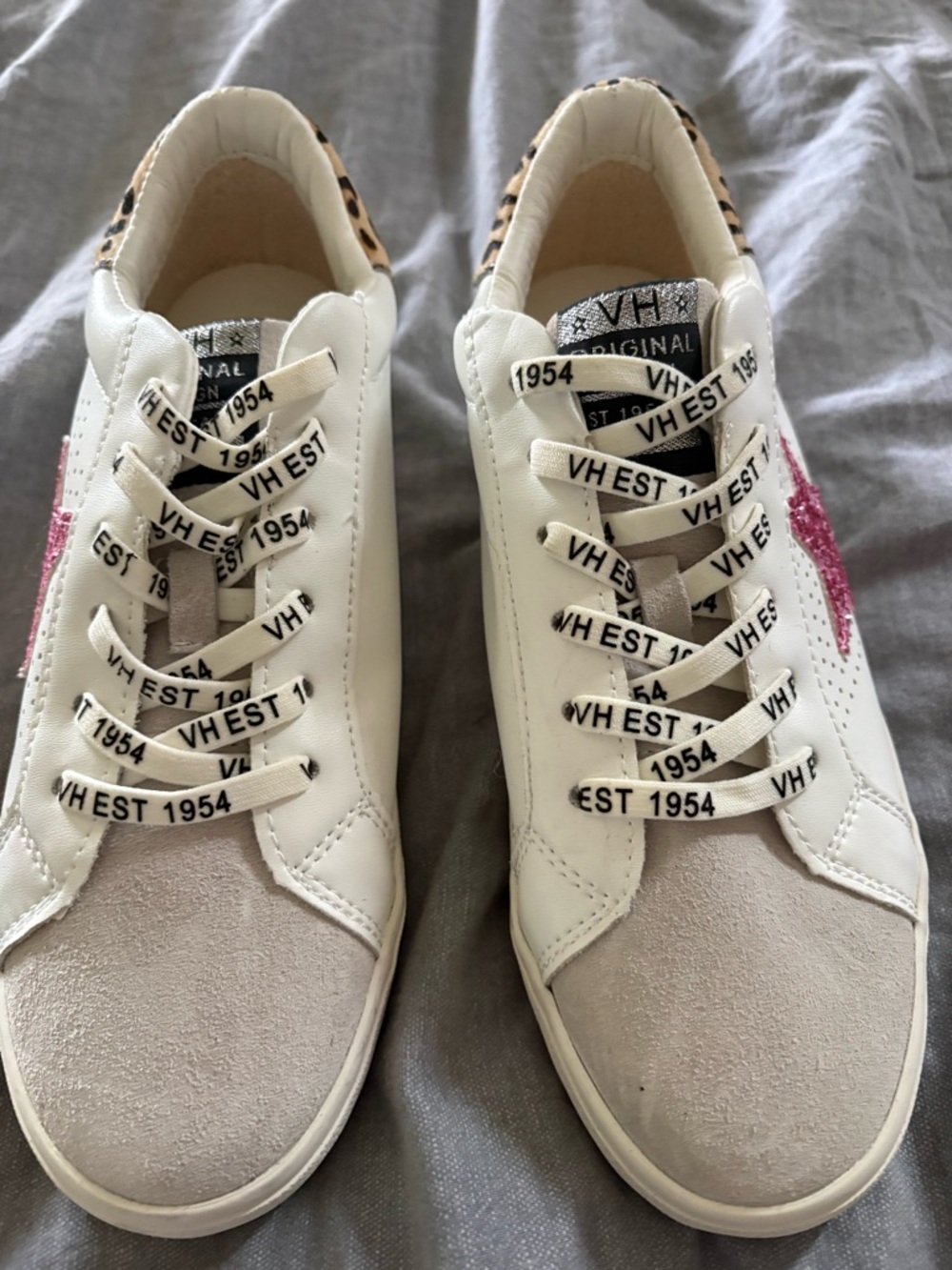 Vintage Havana Women's White Sneakers with Pink Star Accent